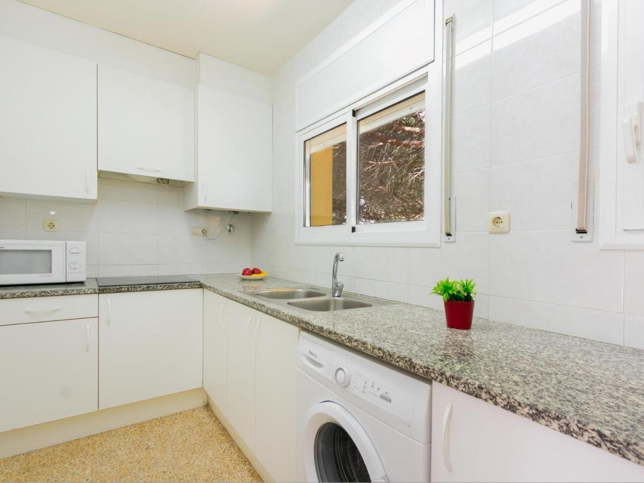 Apartment Velazquez-5 By Interhome Roses Ngoại thất bức ảnh